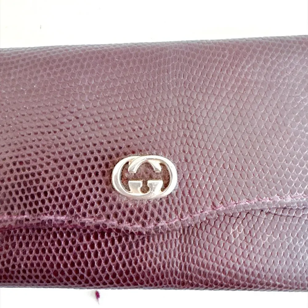 VINTAGE GUCCI BURGUNDY LIZARD EMBOSSED LEATHER KEY CASE